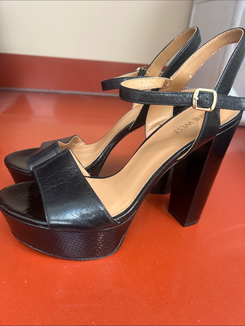 Nine West - Black Platform 8.5M - Women's
